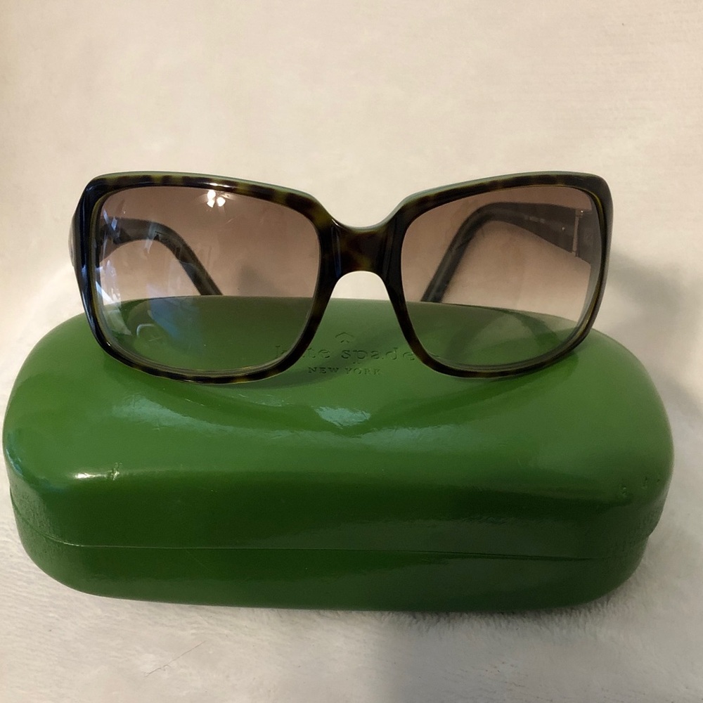kate spade tortoiseshell oversized square sunglasses with brown gradient lenses - Picture 2 of 10